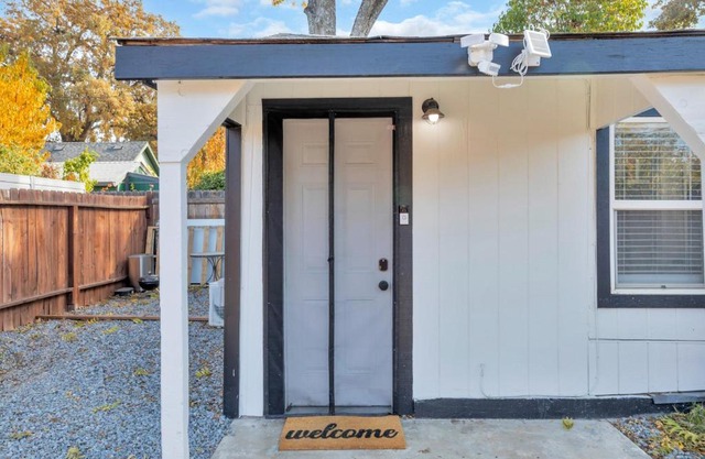 A Cottage - Walk to UC Davis & Shriners