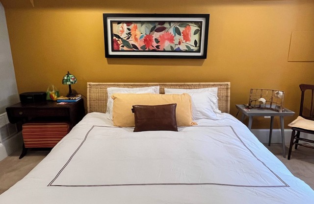 A Cozy-kept Secret Studio Located In The Heart Of 14/u St/logan Corridors