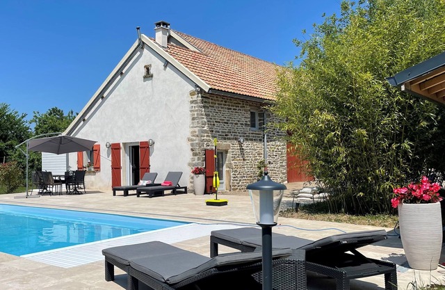 A delightful cottage with shared pool and sun terrace.