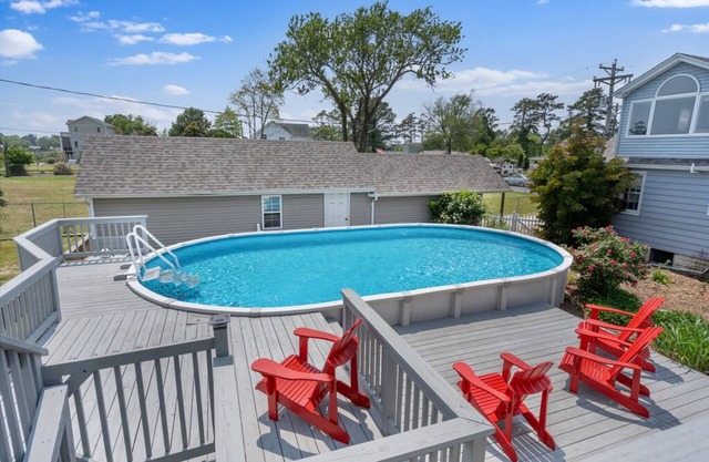 A fabulous Pet-Friendly home that sleeps 10 in 4 Bedrooms, with a Private Pool!