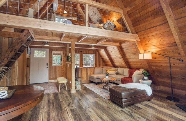A Frame Cabin walking distance to Cle Elum Lake
