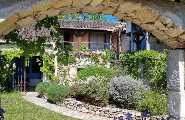 A haven of peace between Montcuq and Lauzerte (Lot)