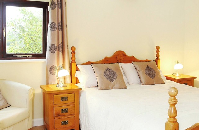 A haven of rural peace in the very heart of Kent on the Greensand Ridge.