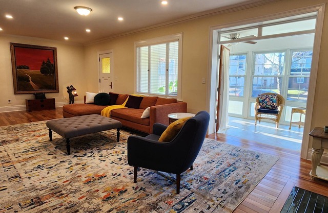 A Historic Retreat Awaits You - Entire Home near to EWR