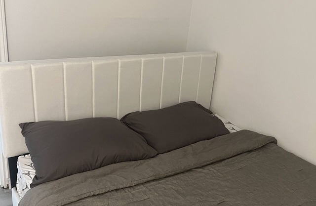 A homey fully furnished basement Apartment. Sleeps Eight. Close to all amenities