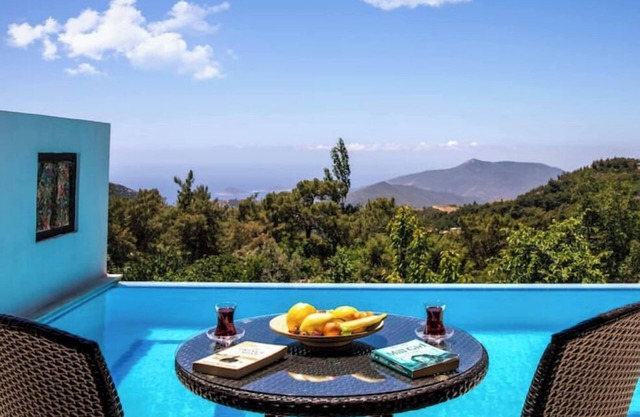 a honeymoonnn