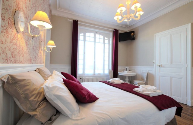 A l'Aube de Troyes - Charming Bed and Breakfast - Swimming pool