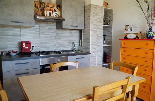 A little apartment located between the Mountains & Sea