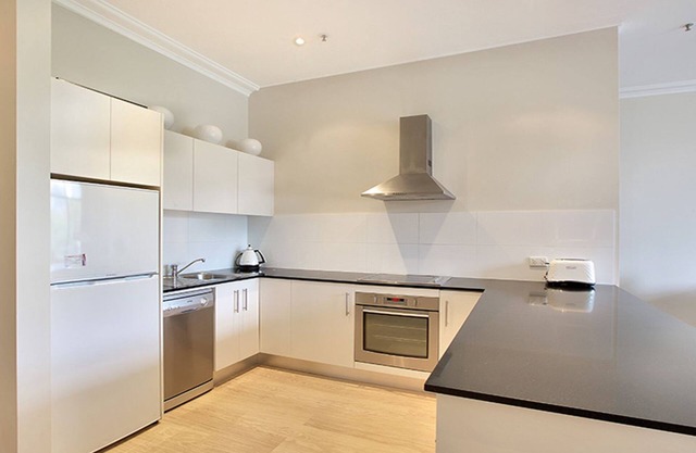 A lively apartment in the Harbor Fringe Hotel