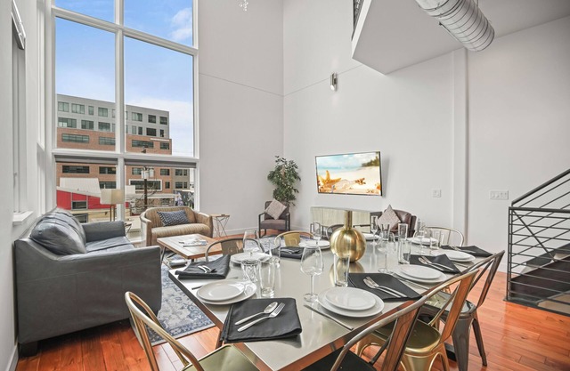 A luxurious stay at a modern 4-story (RiNo)