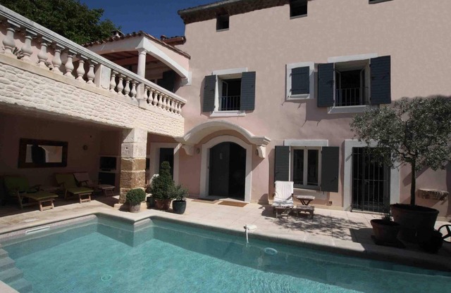 A luxury family holiday rental with private pool in the heart of Provence