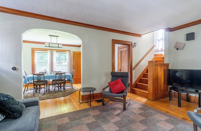 A "Most-Loved" Craftsman home, great location & amenities, A/C, WiFi, parking