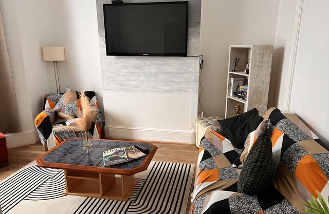 A perfect family friendly home in the big city
