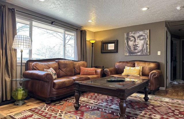 A perfect little getaway! Centrally located, fully equipped! Pet Friendly too!