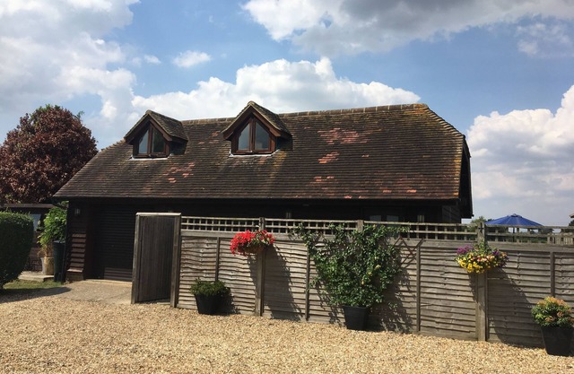 A pretty 4* detached rural holiday cottage in the heart of the Kent countryside