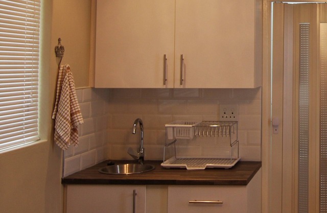 A private self catering cottage in quiet residential area
