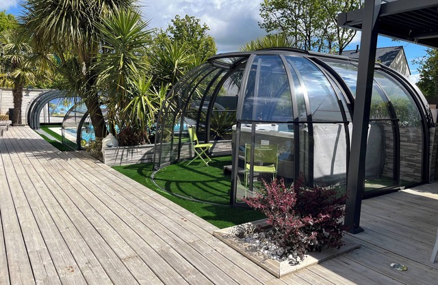 A qq km of the Gulf of Morbihan and the ocean with indoor heated swimming pool