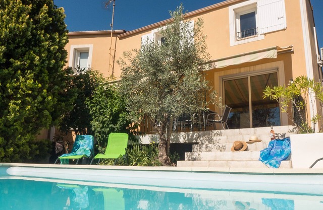 A quiet house private swimming pool and air cond near historical beziers center