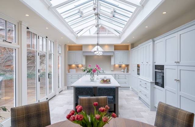 A spacious and grand Georgian house for 8 in central Chichester with parking.