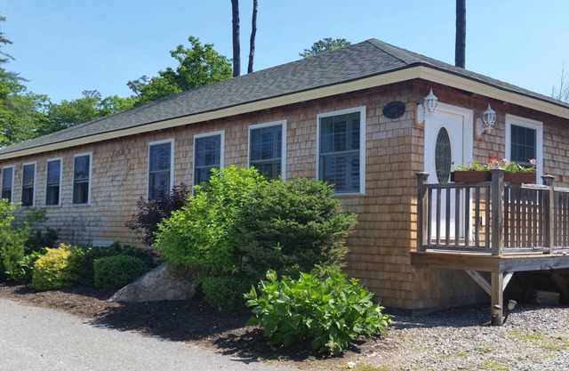 A Spacious Vacation Cottage in Sheepscot Harbour