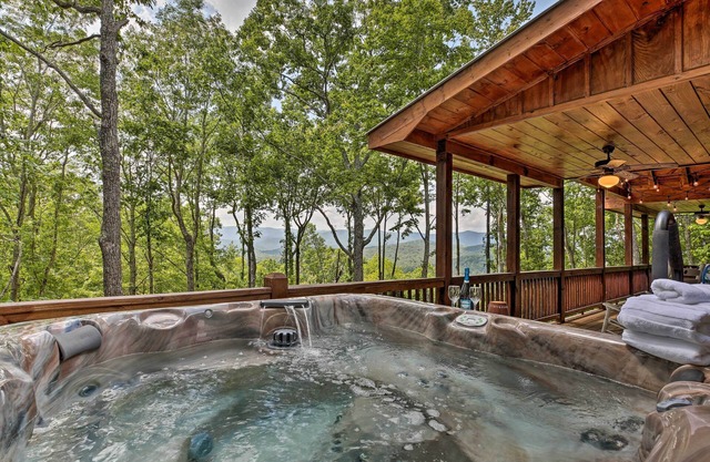 A Sunset Dream' - Upscale Blue Ridge Cabin!