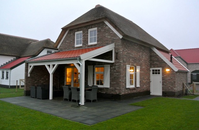 A super luxury holiday villa on a very complete park!