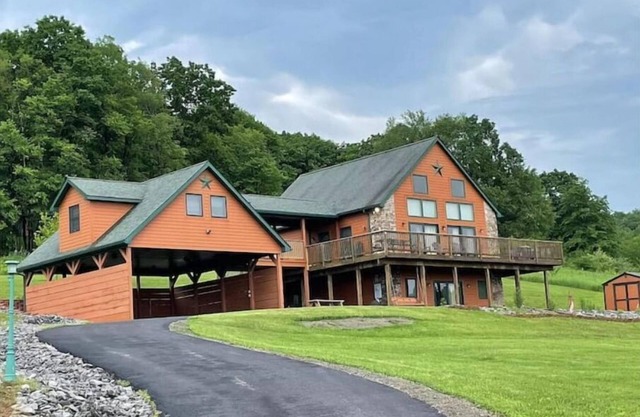 A "Sweet Escape" located near Deep Creek and Wisp Ski Resort.