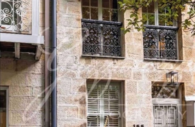 A Touch of Soho: Luxurious Historic Residence