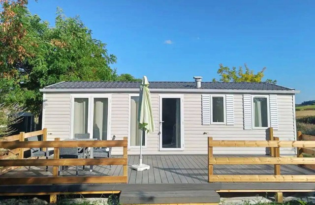 A tranquil retreat in the countryside of SW France. Ideal base for wine lovers.