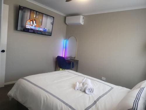 A Traveller's abode - Room 3- Street Parking