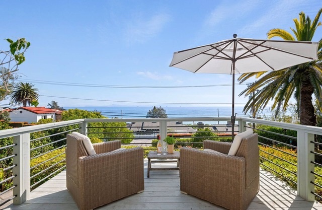 A True Summerland Retreat! Contemporary Unit With Ocean Views