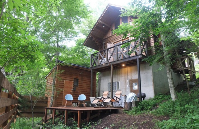 A unique log house surrounded by nature with a wood stove and a private sauna hut basementloft av/Minamitsurugun Yamanashi