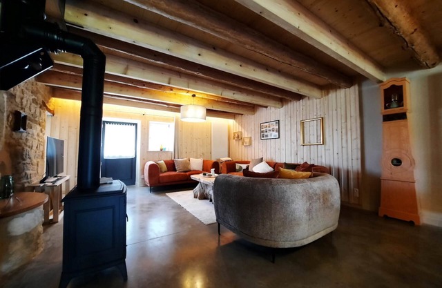 A warm Ardennes gîte and a beautiful large garden just for you!