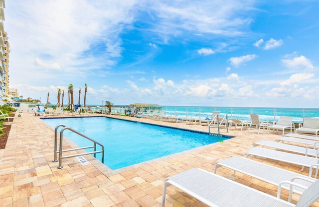 A Wave From It All Oceanfront Pool