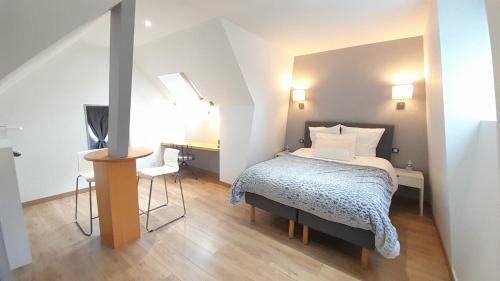 A1 chambre double au domaine de Treuillaud avec piscine