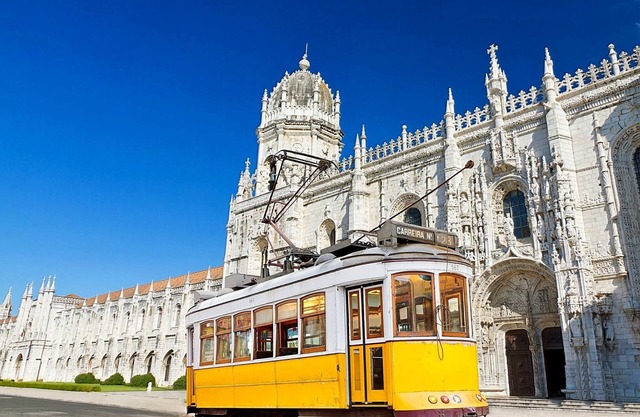 A1-Charming Sunny Apartment Wonderful view of the Tagus River near Belem Tower