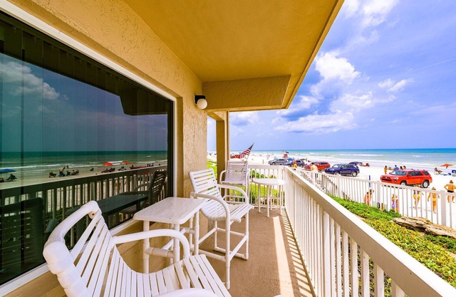 A107 fantastic ocean front, ground floor unit steps from Flagler Ave.