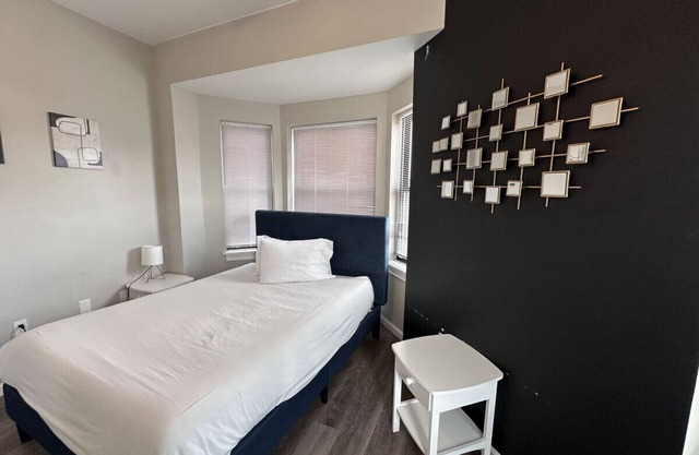 A203 · A-Town’s Finest Modern apt - Free parking