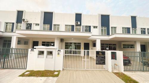 A29 Ella Dato Onn 23 Max 10 People