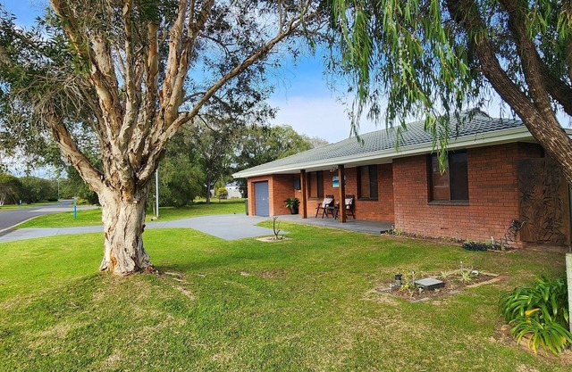 Abbey Beach Shack, Busselton - A Retro Beach Retreat