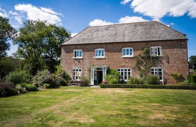 Abbotstone Farm House with Pool & Tennis Court