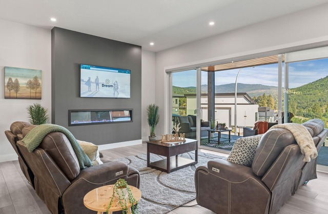 Above It All - 3 Bedroom, 2 Bath Upper Suite