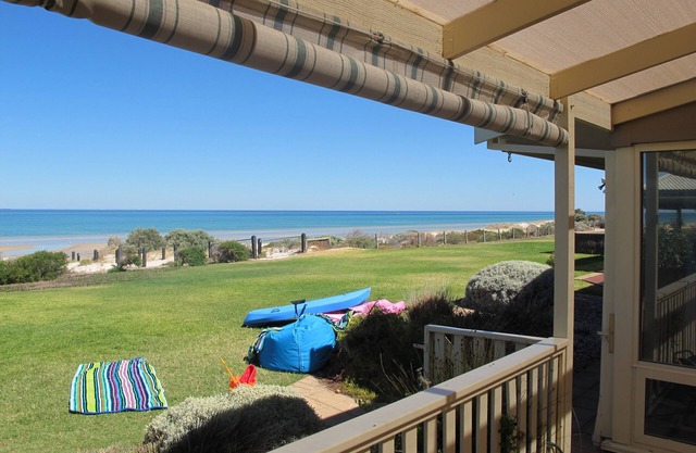 Absolute Beachfront Holiday Home! The Sandpiper Beach house
