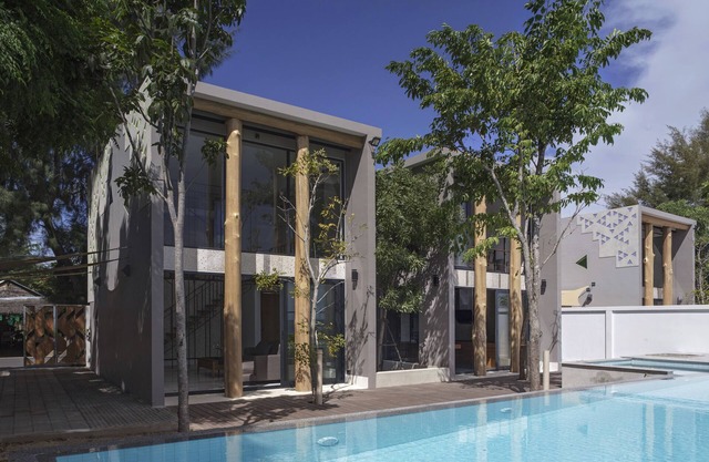 Absolute Beach Front Pool Villa No 2
