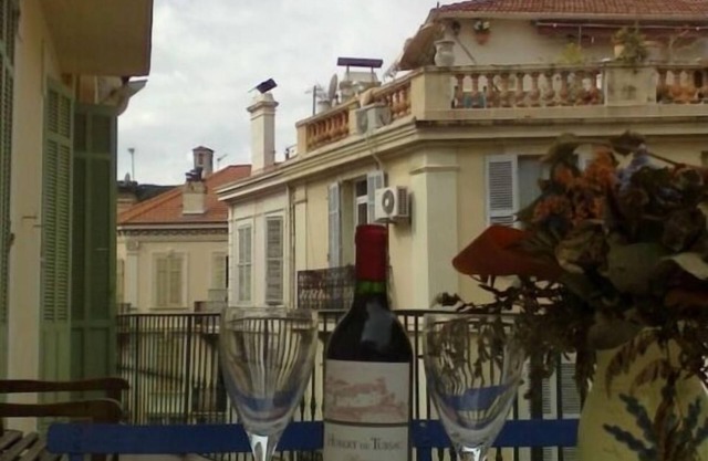 Absolute Best Location in Cannes - Rennovated and Charming - Palais 1 Min. Walk