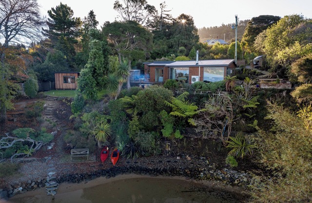 Absolute waterfront retreat with outstanding views, just 15 min north of Dunedin