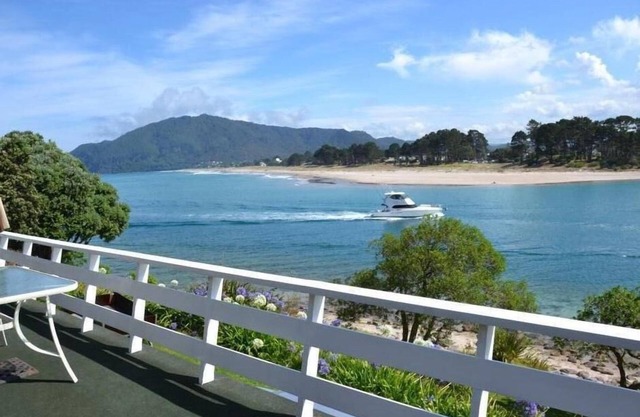 Absolute waterfront with stunning views