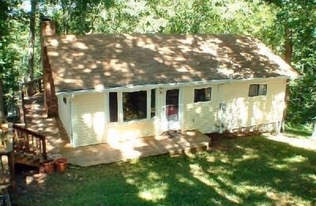 Abundant Peace; Lakefront House with Dock, Canoe, Kayaks and WiFi Internet