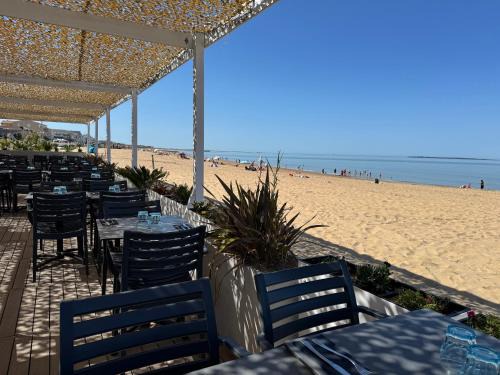 Acadie Saint Victor - Hôtel restaurant -Face mer- Châtelaillon plage