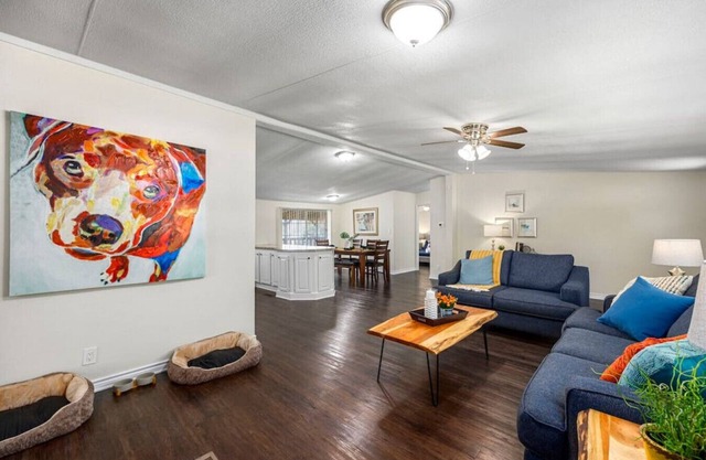 Accessible 3BR Sleeps 12 Pet-Friendly Conroe Stay